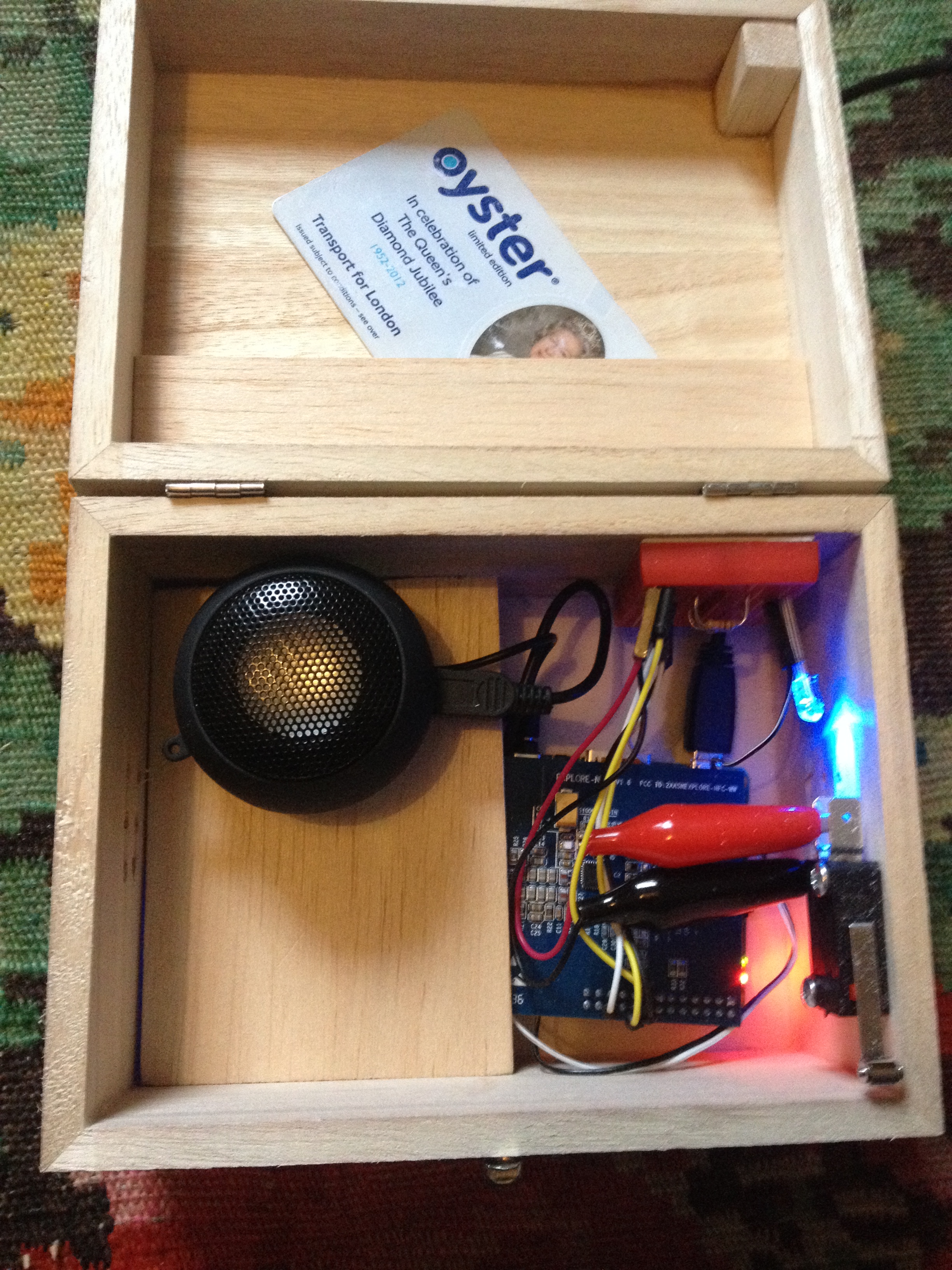 rdan_card_shelf